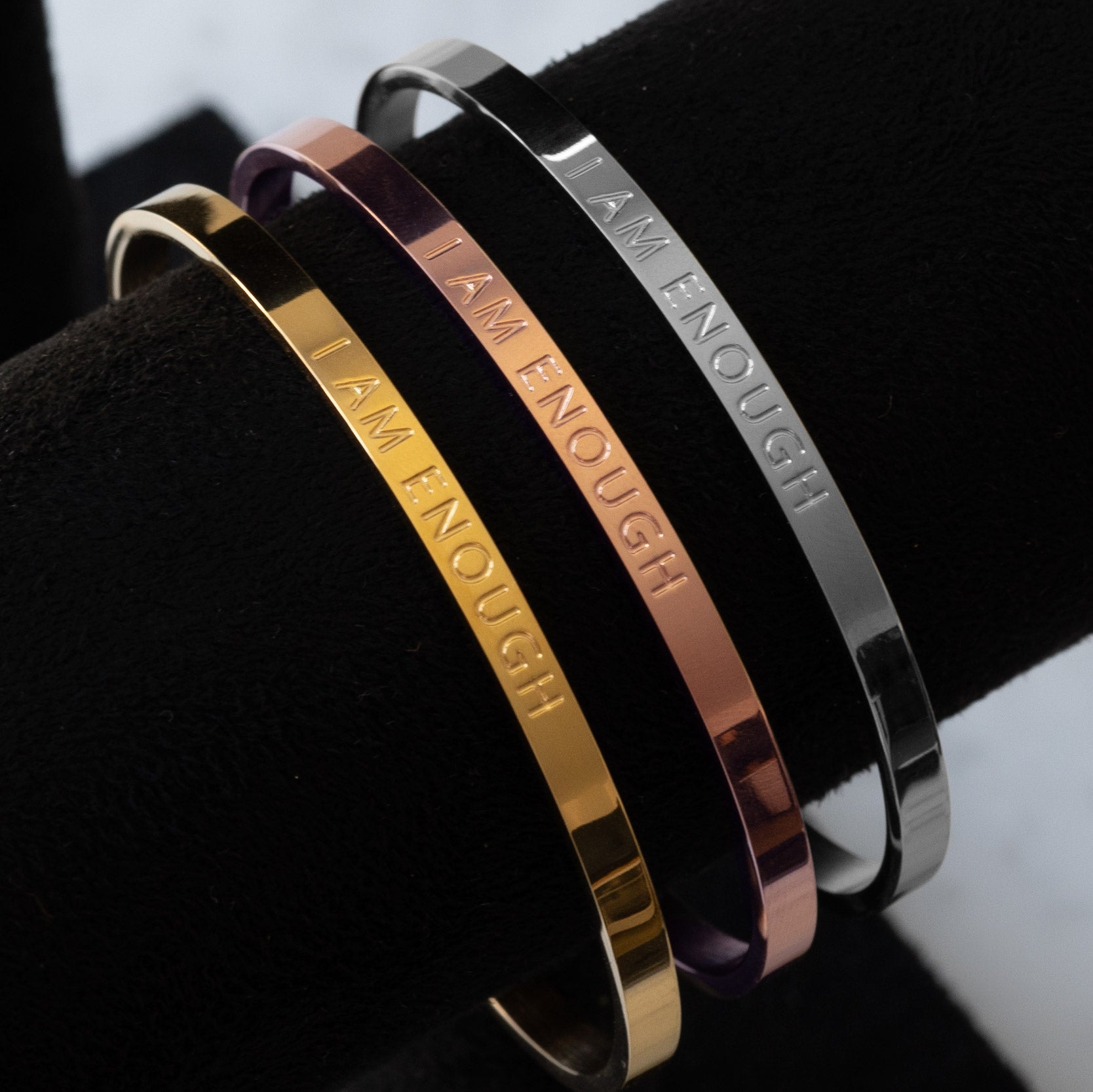Offener Armreif »Kraftschmuck« mit Spruch