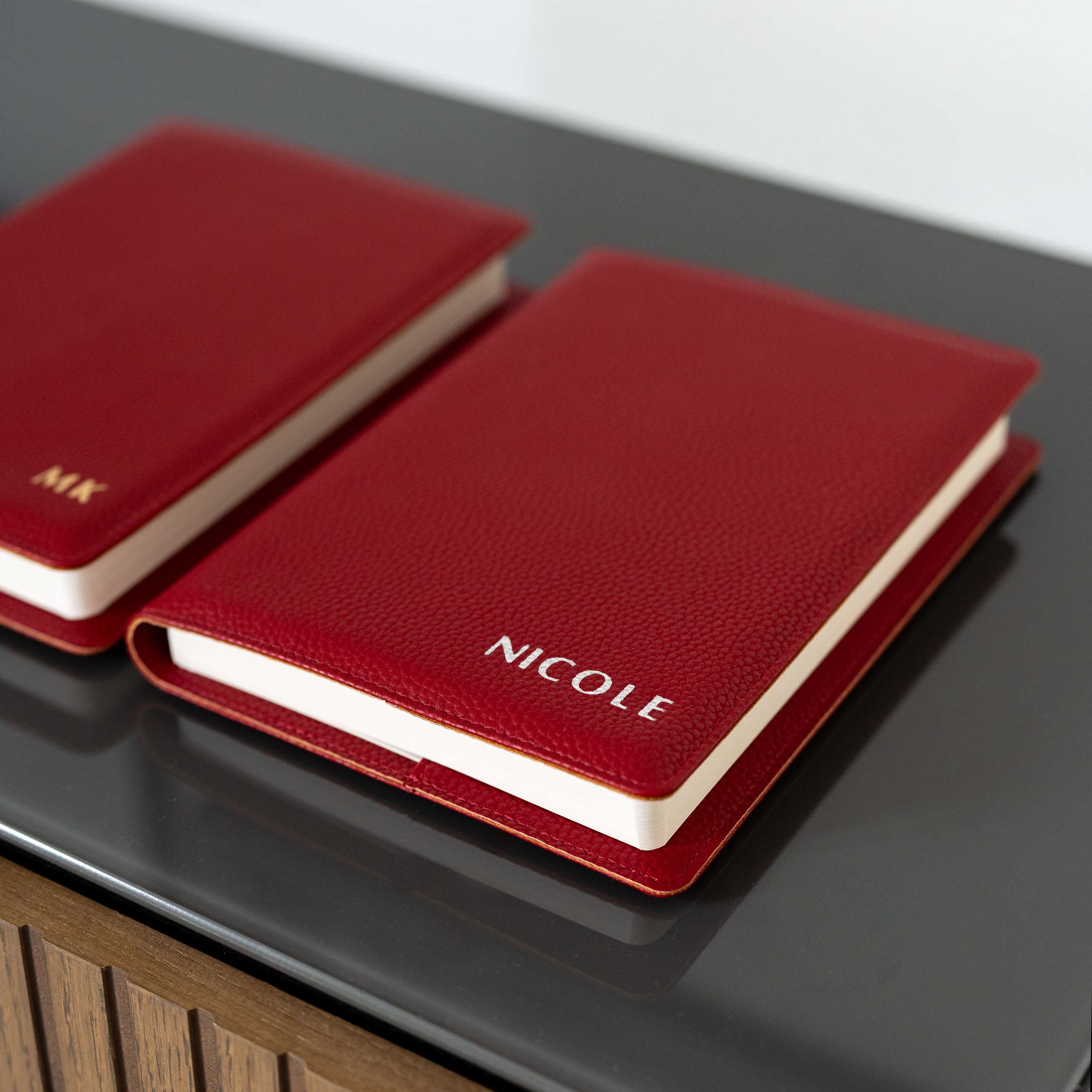 Buchhülle mit individueller Prägung