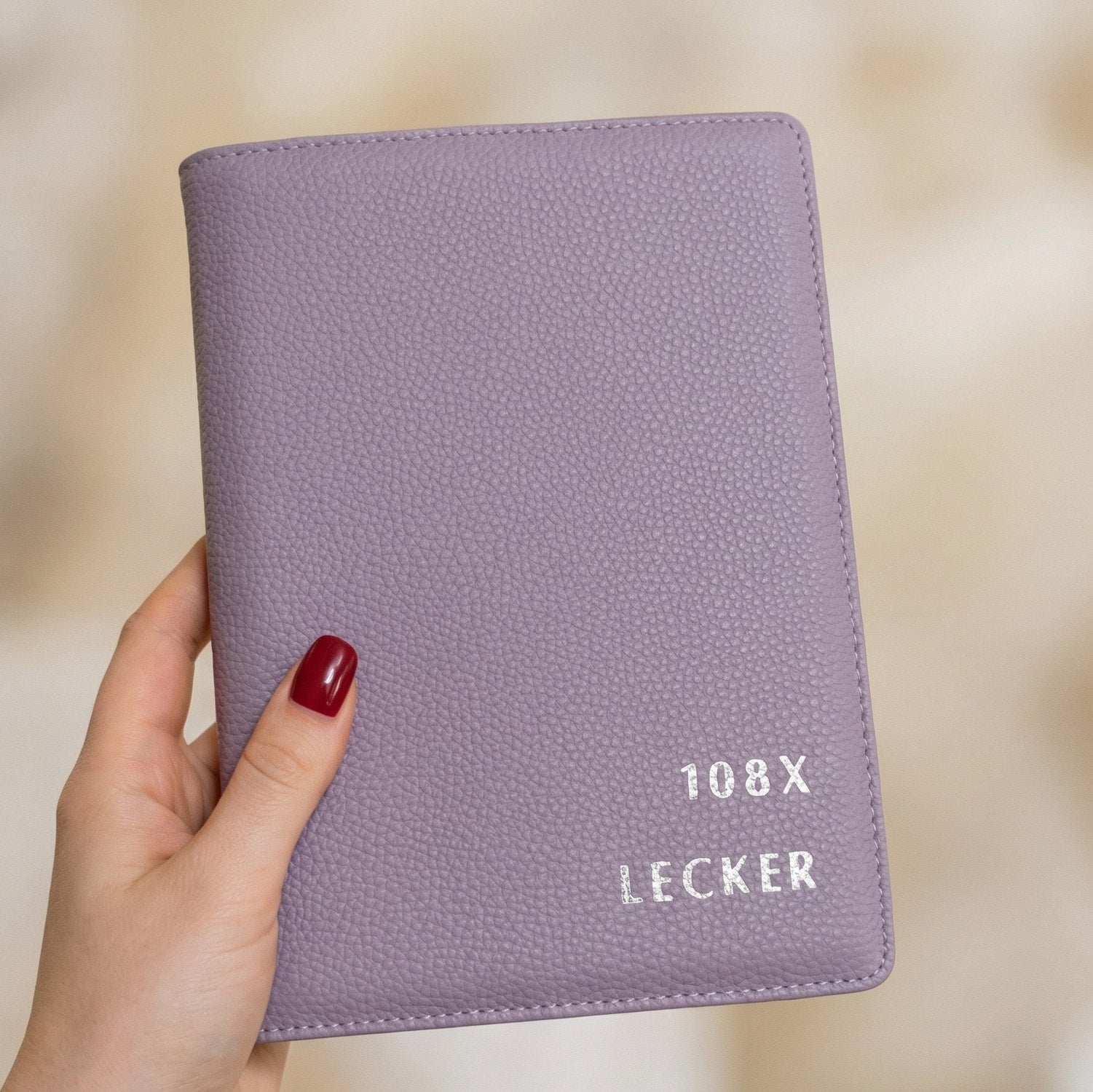 Buchhülle mit horizontaler Prägung