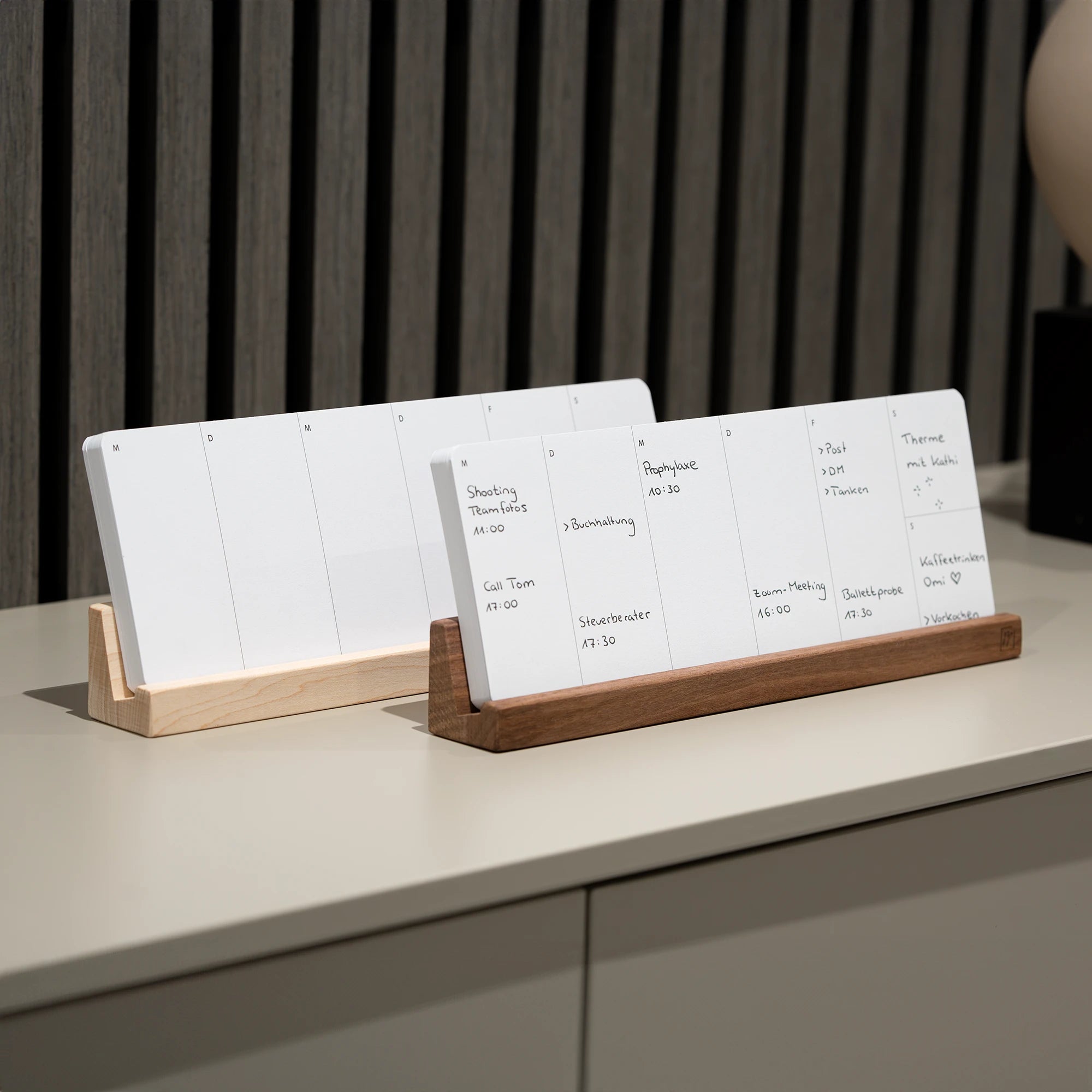 Desk Planner (Holzsockel mit Karten nach Wahl)