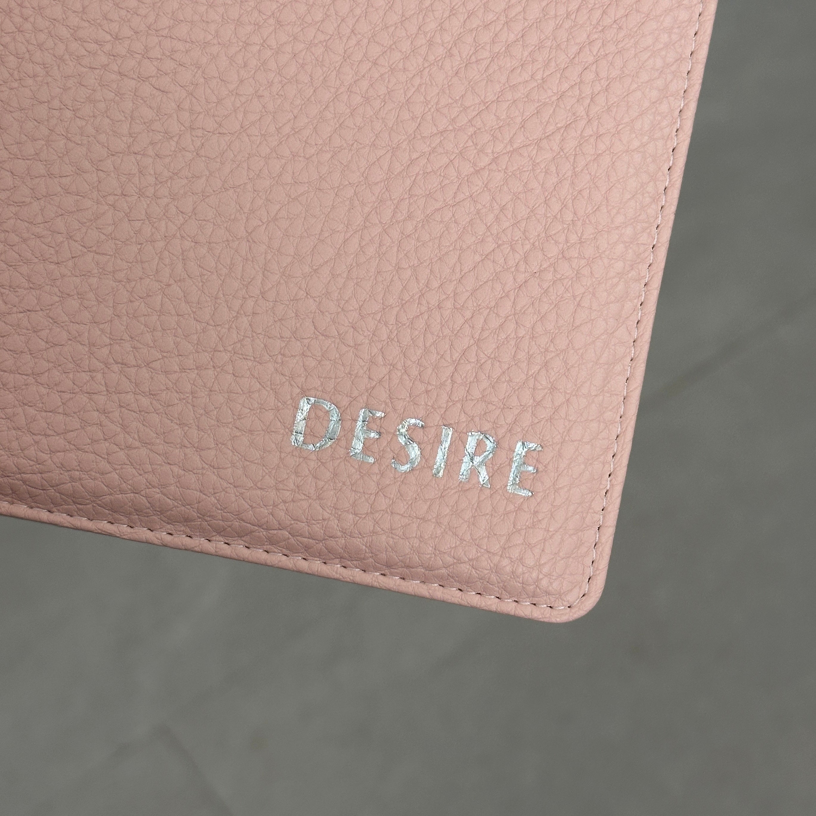 Live-Ticket für B-Ware Buchhülle mit individueller Prägung