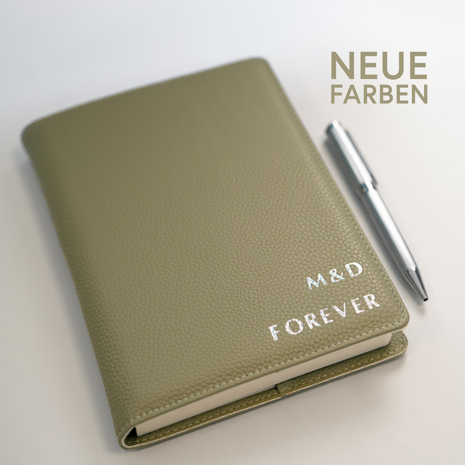 Buchhülle mit horizontaler Prägung