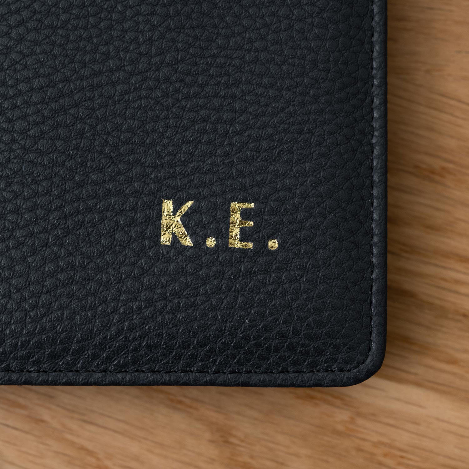 Buchhülle mit individueller Prägung