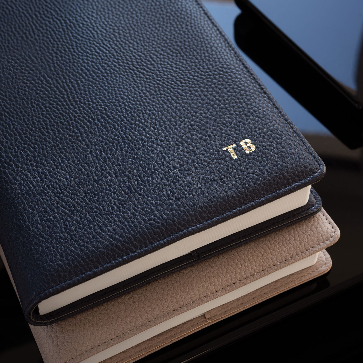 Buchhülle mit individueller Prägung