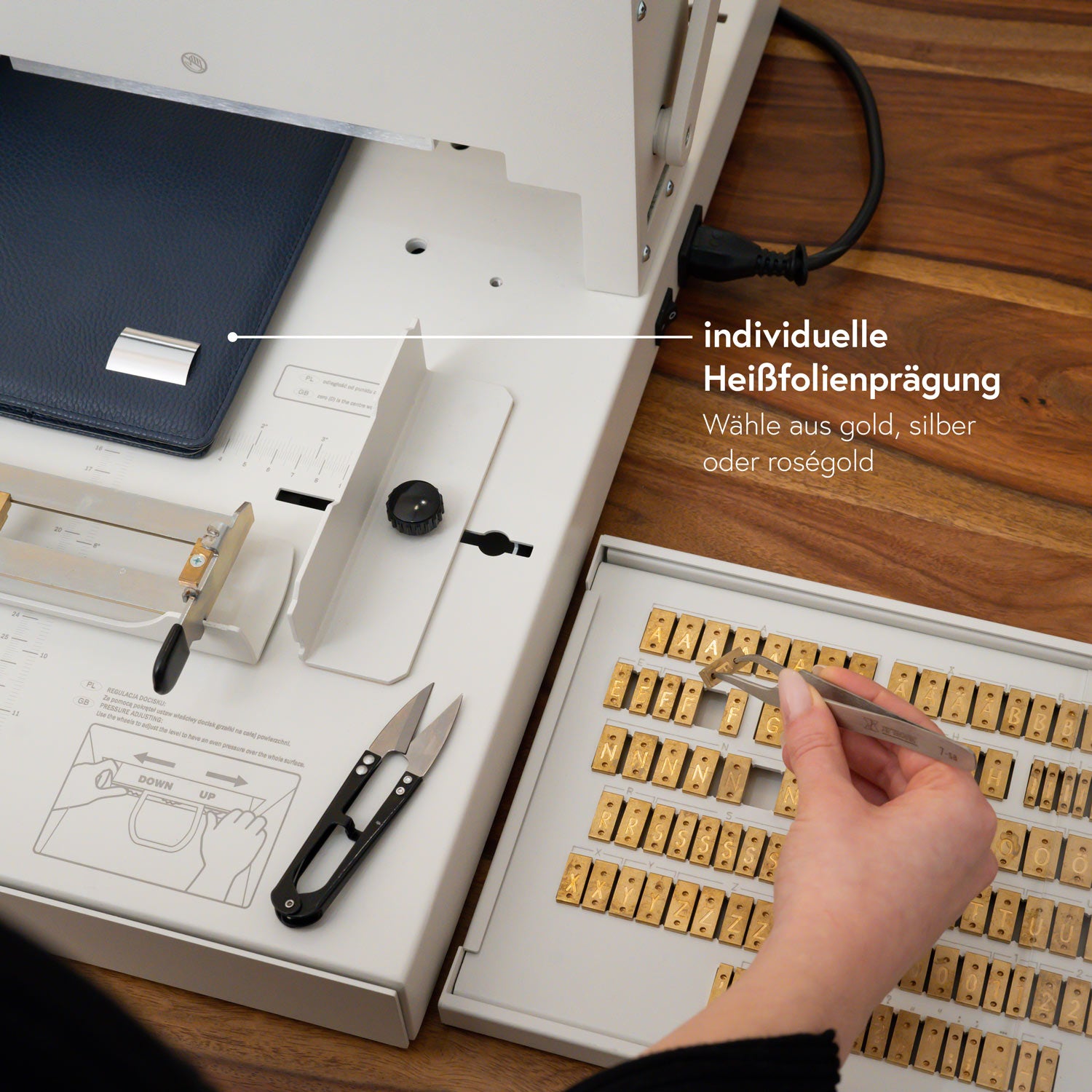 Buchhülle mit individueller Prägung